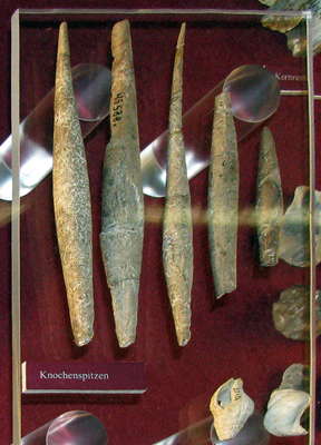 Willendorf layers 1-4 display bone points