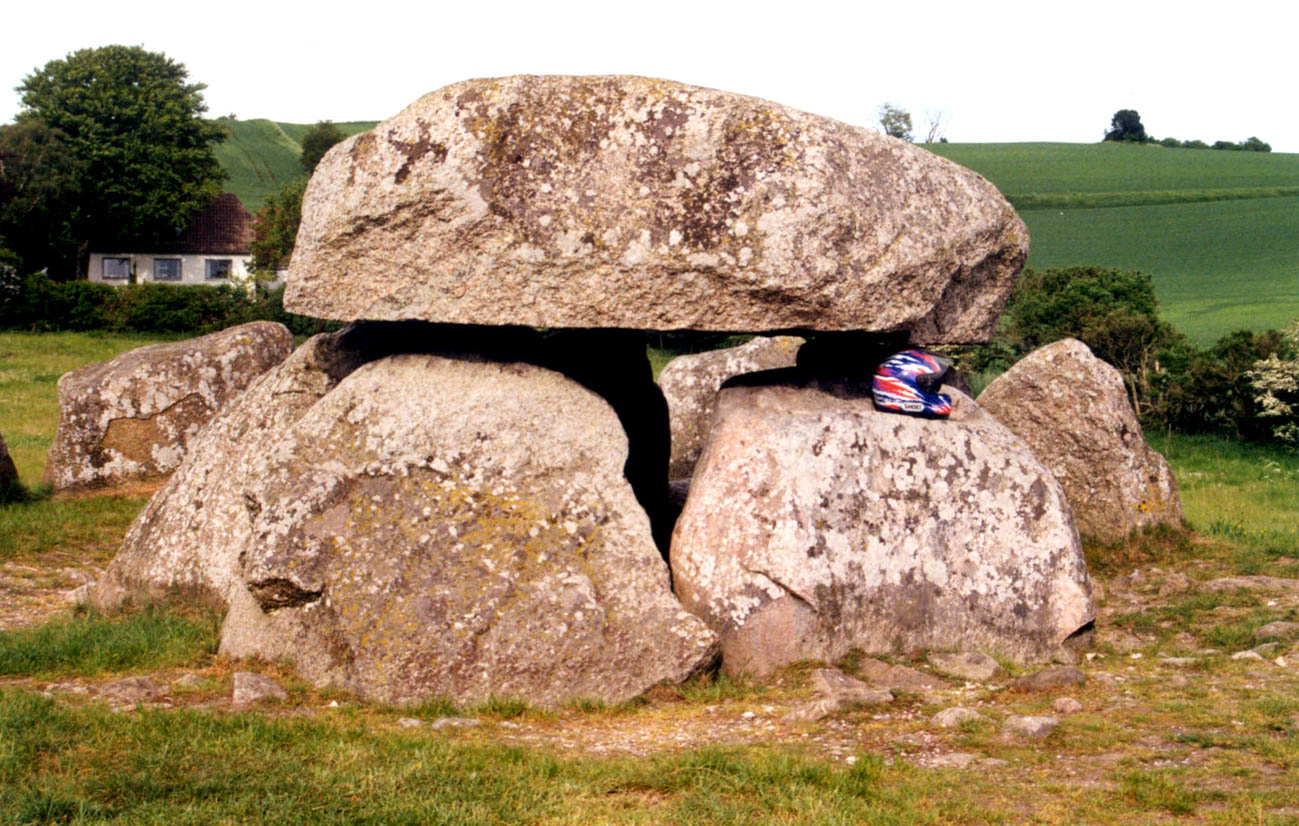 Inside a Viking Grave Mound 